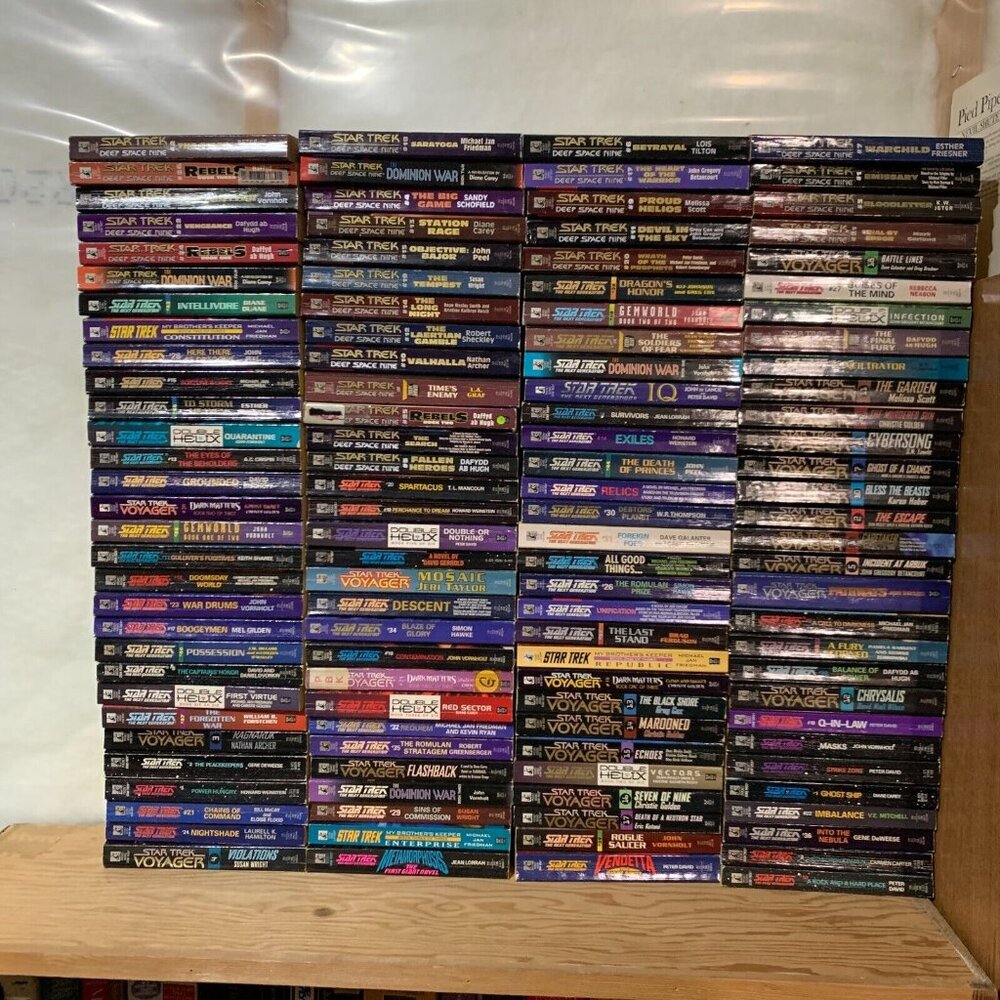 Star Trek Paperback Books Lot of 119 : Deep Space Nine, Next Generation, Voyager